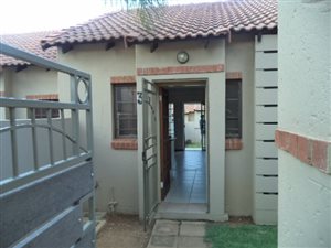 2 Bed Townhouse in Mooikloof Equestrian Estate