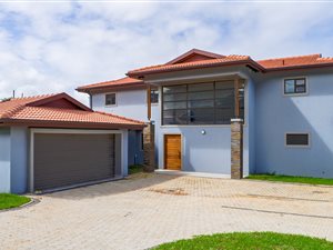 4 Bed House in Sheffield Beach