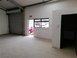 273 m² Industrial space in Cornubia