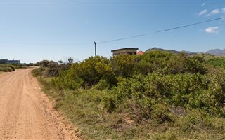 600 m² Land available in Pringle Bay
