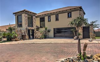 4 Bedroom House in Thorn Valley Estate