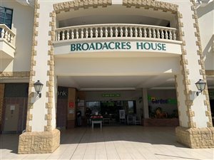 490 m² Commercial space in Fourways