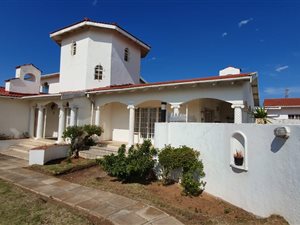 4 Bed House in Malabar