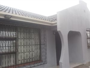 3 Bed House in Newlands West