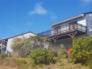 4 Bed House in Hunters Home