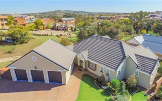 3 Bedroom House in Rietvlei Heights Country Estate