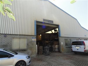 376 m² Commercial space in Airport Industria