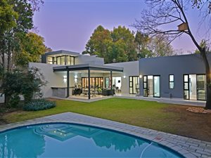 4 Bed House in Parktown North