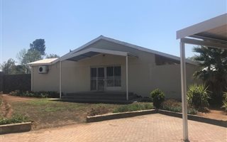 3 Bedroom House in De Aar