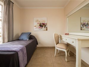 2 Bed House in Blue Hills