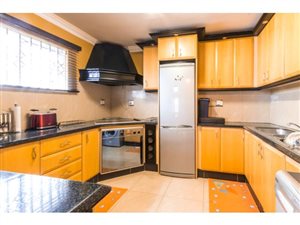 3 Bed Simplex in Morningside