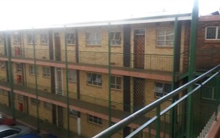 2 Bedroom Flat in Vanderbijlpark CW1