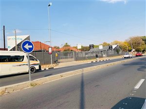 244 m² Office Space in Highlands North