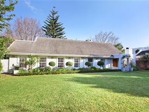 4 Bed House in Tokai