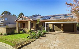 4 Bedroom House in Die Boord