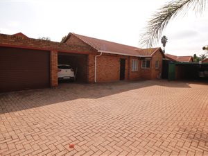 3 Bed House in Hesteapark