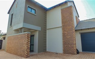 3 Bedroom House in Midstream Ridge Estate