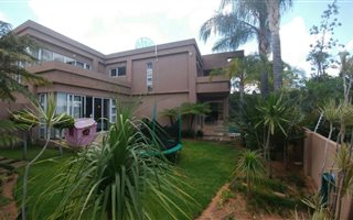 4 Bedroom House in Waterkloof Park