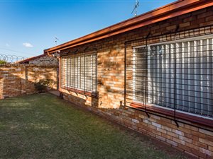 2 Bed Townhouse in Krugersdorp North