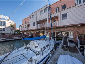 3 Bed Apartment in Harbour Island