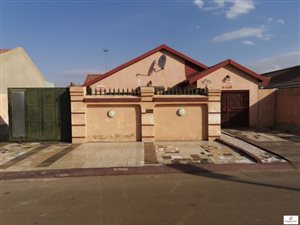 3 Bed House in Vosloorus