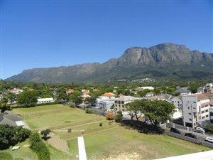 2 Bed Apartment in Claremont Upper