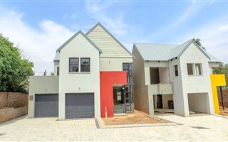 3 Bedroom House in Menlo Park