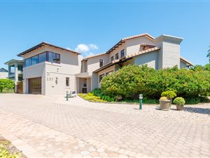 3 Bed House in Mossel Bay Golf Estate