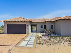 3 Bed House in Langebaan Country Estate