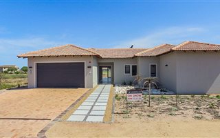 3 Bedroom House in Langebaan Country Estate