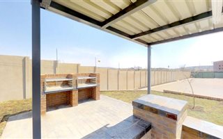 2 Bedroom Apartment in Pretorius Park