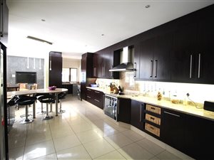 5 Bed House in Vincent Heights