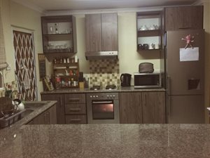 3 Bedroom Simplex in Sunningdale