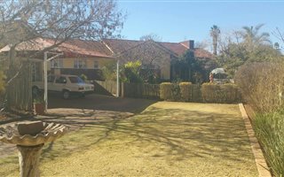 4 Bedroom House in Kanonkop