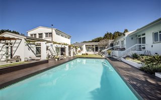 4 Bedroom House in Constantia Upper