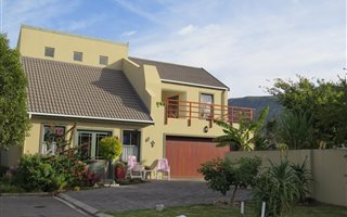 3 Bedroom Townhouse in Sandbaai