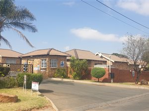 3 Bed Townhouse in Honeydew Ridge