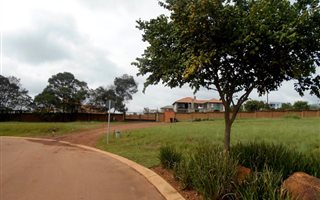 789 m² Land available in Country View Estate