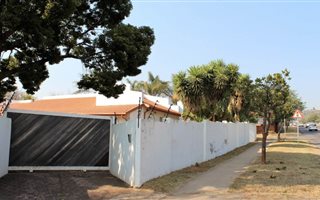 2668 m² Land available in New Muckleneuk