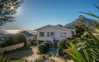4 Bedroom House in Camps Bay