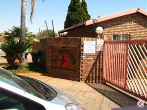2 Bed Simplex in Rooihuiskraal North