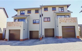 4 Bedroom Duplex in Kyalami Hills