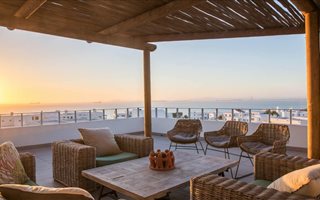 6 Bedroom House in Paradise Beach