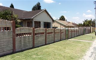 3 Bedroom House in Tulisa Park