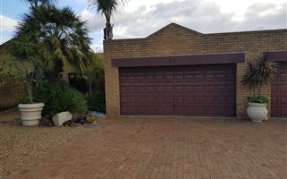 3 Bedroom House in Sonstraal East