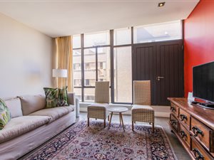 2 Bed Apartment in Newtown