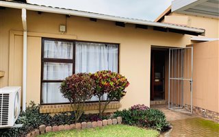 2 Bedroom Townhouse in Veld En Vlei