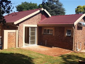 2 Bedroom House in Magalieskruin