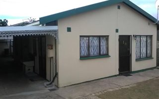 3 Bedroom Simplex in Brookdale