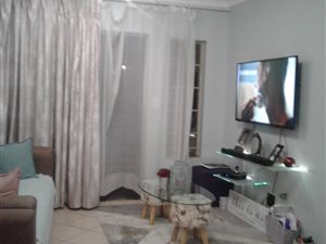 2 Bed Apartment in Karen Park